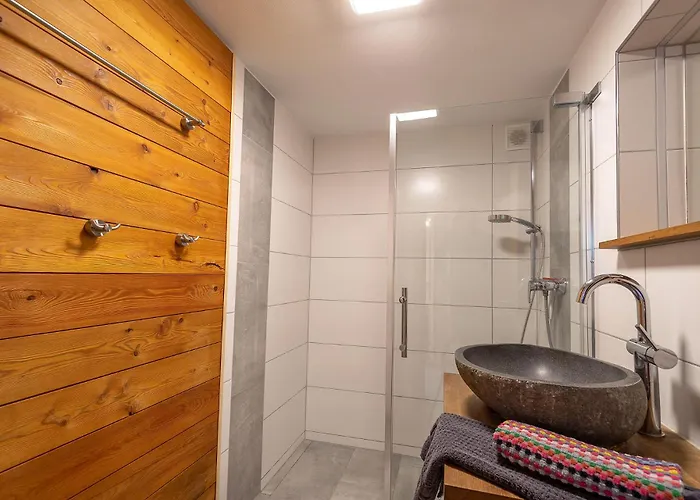 Alpen-hostel - Talstation Mit Motorradvermietung 公寓