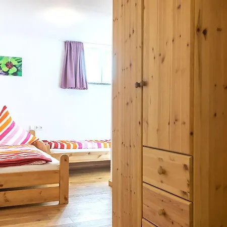 Alpen-hostel - Talstation Mit Motorradvermietung Apartment